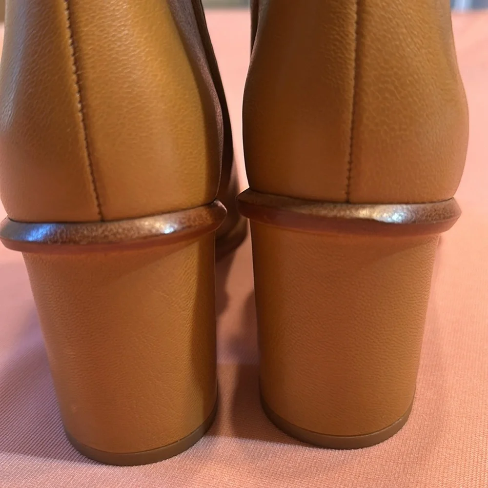 New TORY Burch Leather Boots. Size 7.